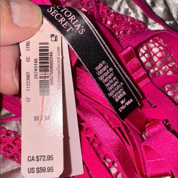 VICTORIA SECRET Very Sexy
Fishnet Mesh Unlined Strappy Teddy - Picture 9 of 9